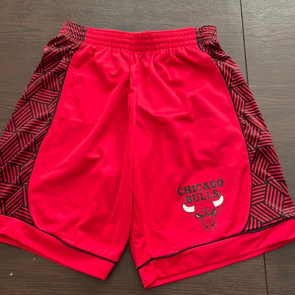 Men’s large Chicago Bulls shorts
